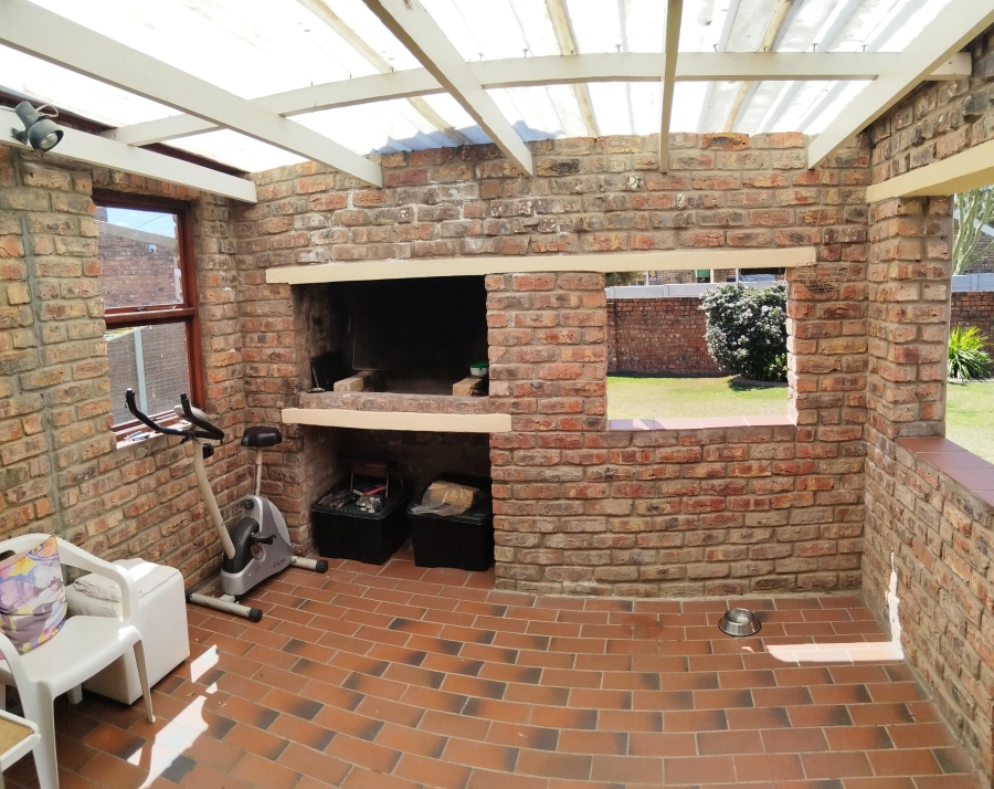 3 Bedroom Property for Sale in Strelitzia Park Eastern Cape